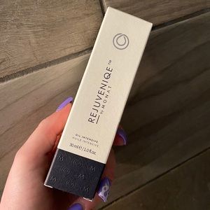 Brand new REJUVENIQE oil intensive
